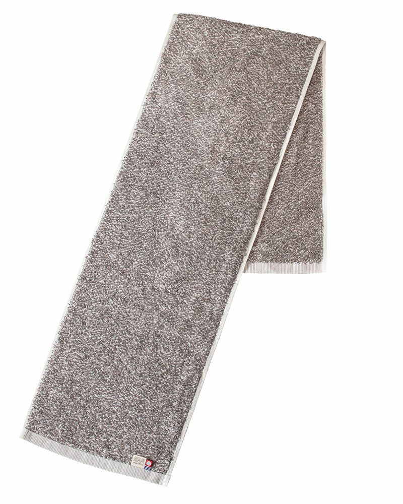 ブラウンのマフラータオル写真