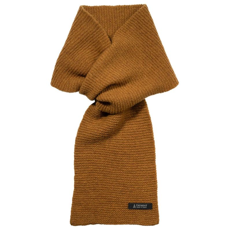 シナモンブラウン色のラムウール混紡タック編み 3秒マフラーの単体写真。